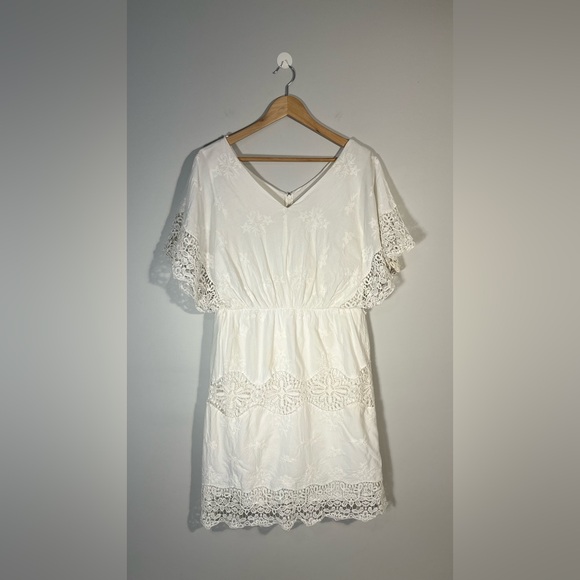 Ann Taylor Dresses & Skirts - Ann Taylor White Eyelet Lace V-Neck Dress